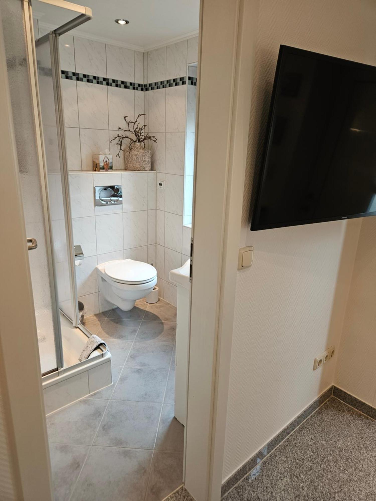 Standardzimmer Nahe Messe Und Airport Düsseldorf Extérieur photo